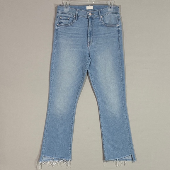 MOTHER Denim - MOTHER Insider Crop Step Fray Jeans Size 28 Light Wash Raw Hem